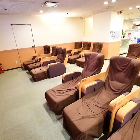 Capsule Hotel Asahi Plaza Shinsaibashi Осака Екстериор снимка