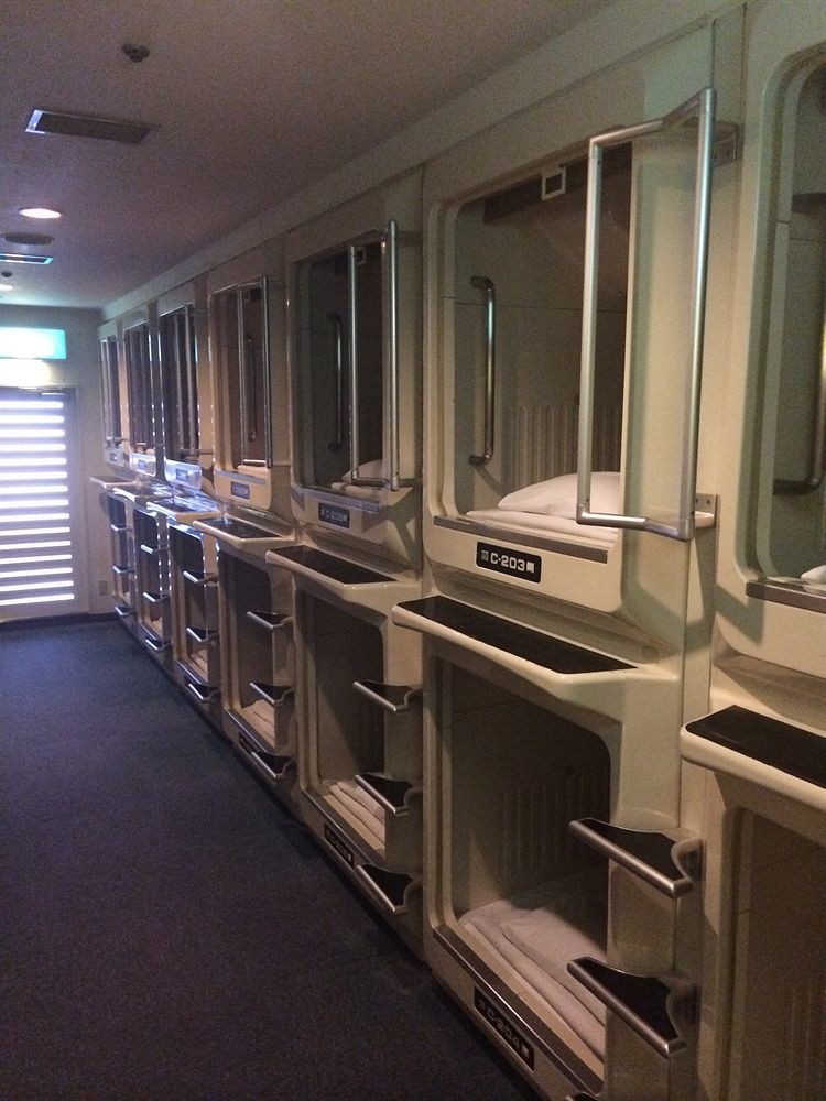 Capsule Hotel Asahi Plaza Shinsaibashi Осака Екстериор снимка