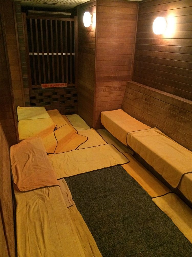 Capsule Hotel Asahi Plaza Shinsaibashi Осака Екстериор снимка