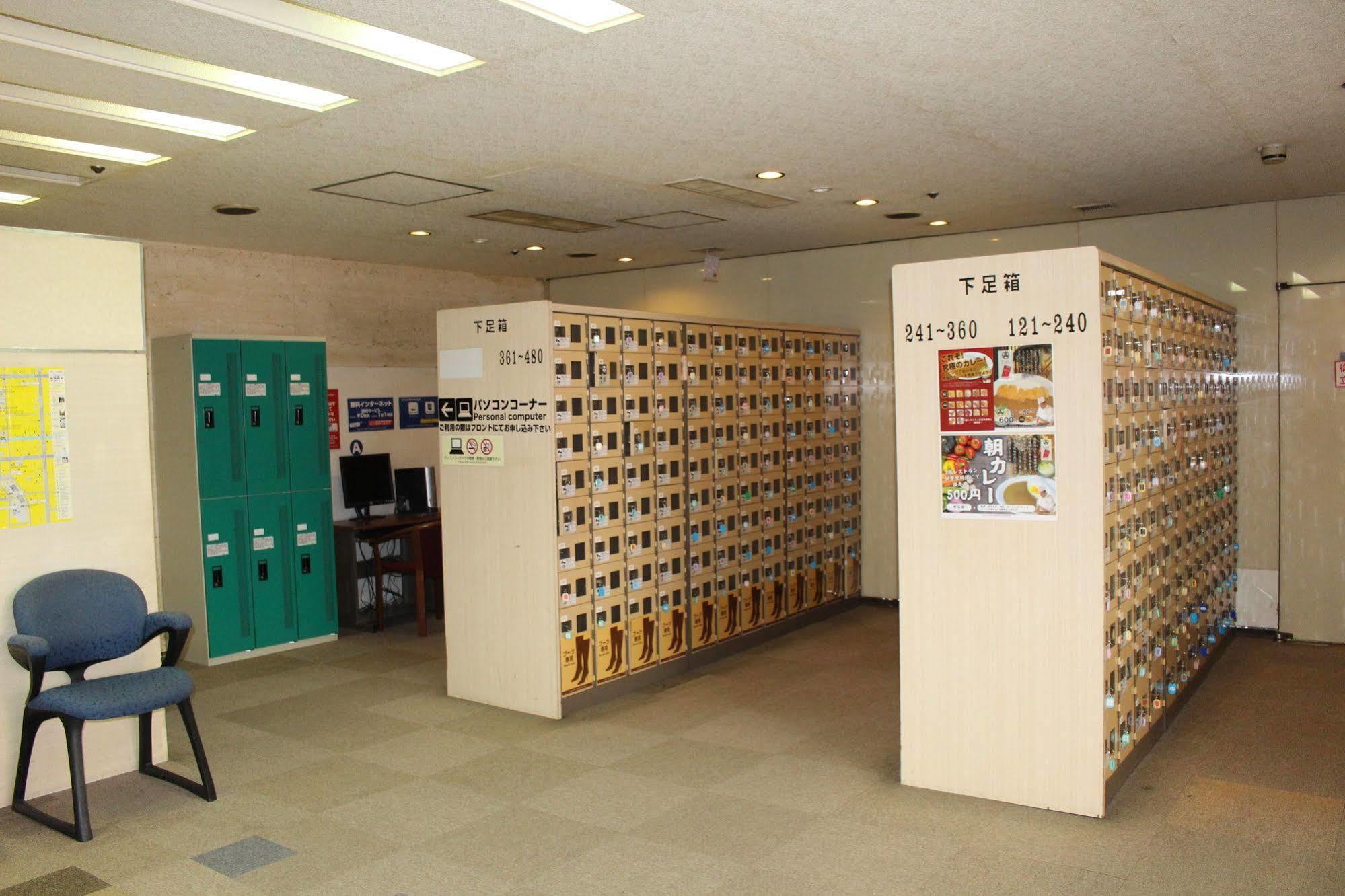 Capsule Hotel Asahi Plaza Shinsaibashi Осака Екстериор снимка
