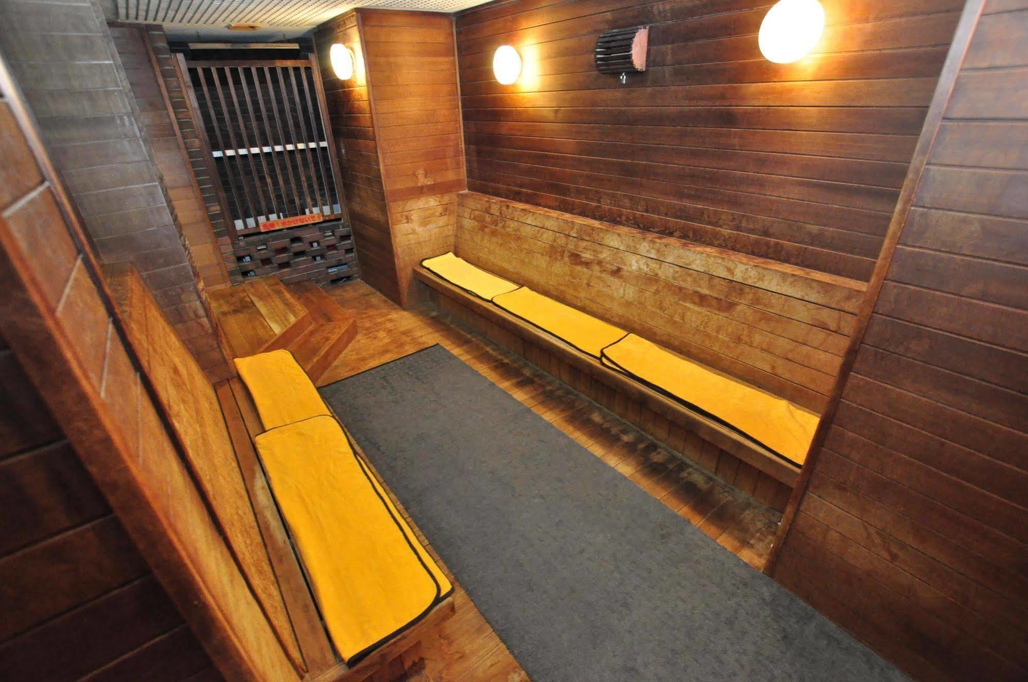 Capsule Hotel Asahi Plaza Shinsaibashi Осака Екстериор снимка