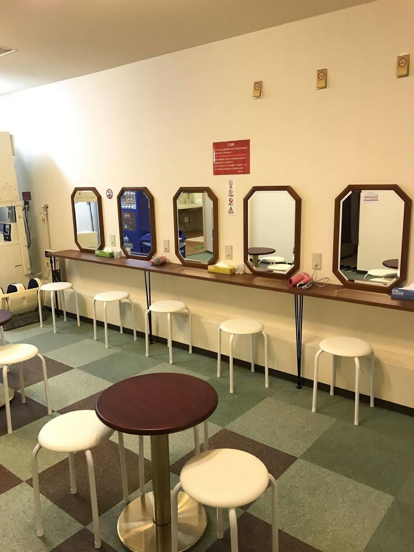 Capsule Hotel Asahi Plaza Shinsaibashi Осака Екстериор снимка