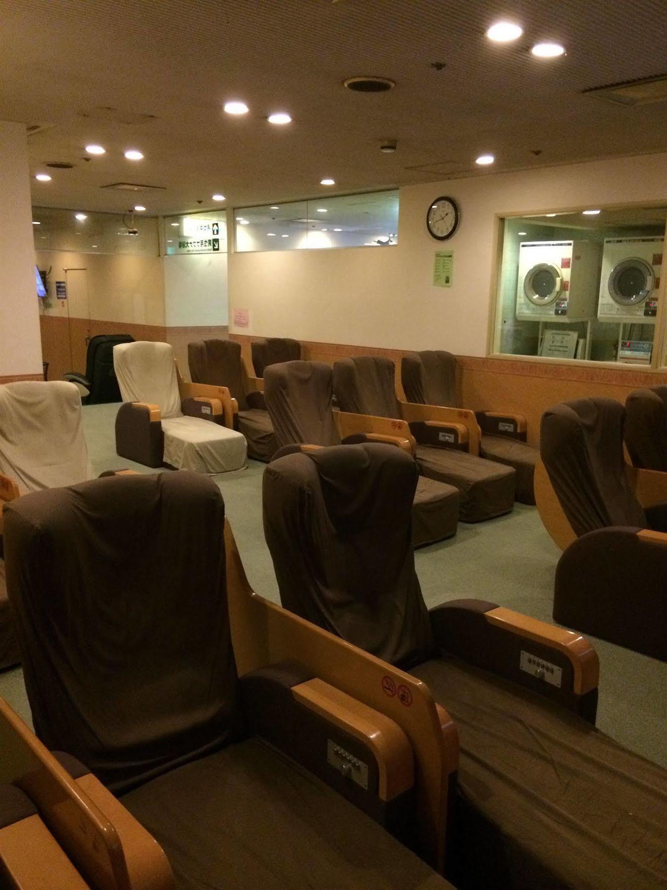 Capsule Hotel Asahi Plaza Shinsaibashi Осака Екстериор снимка