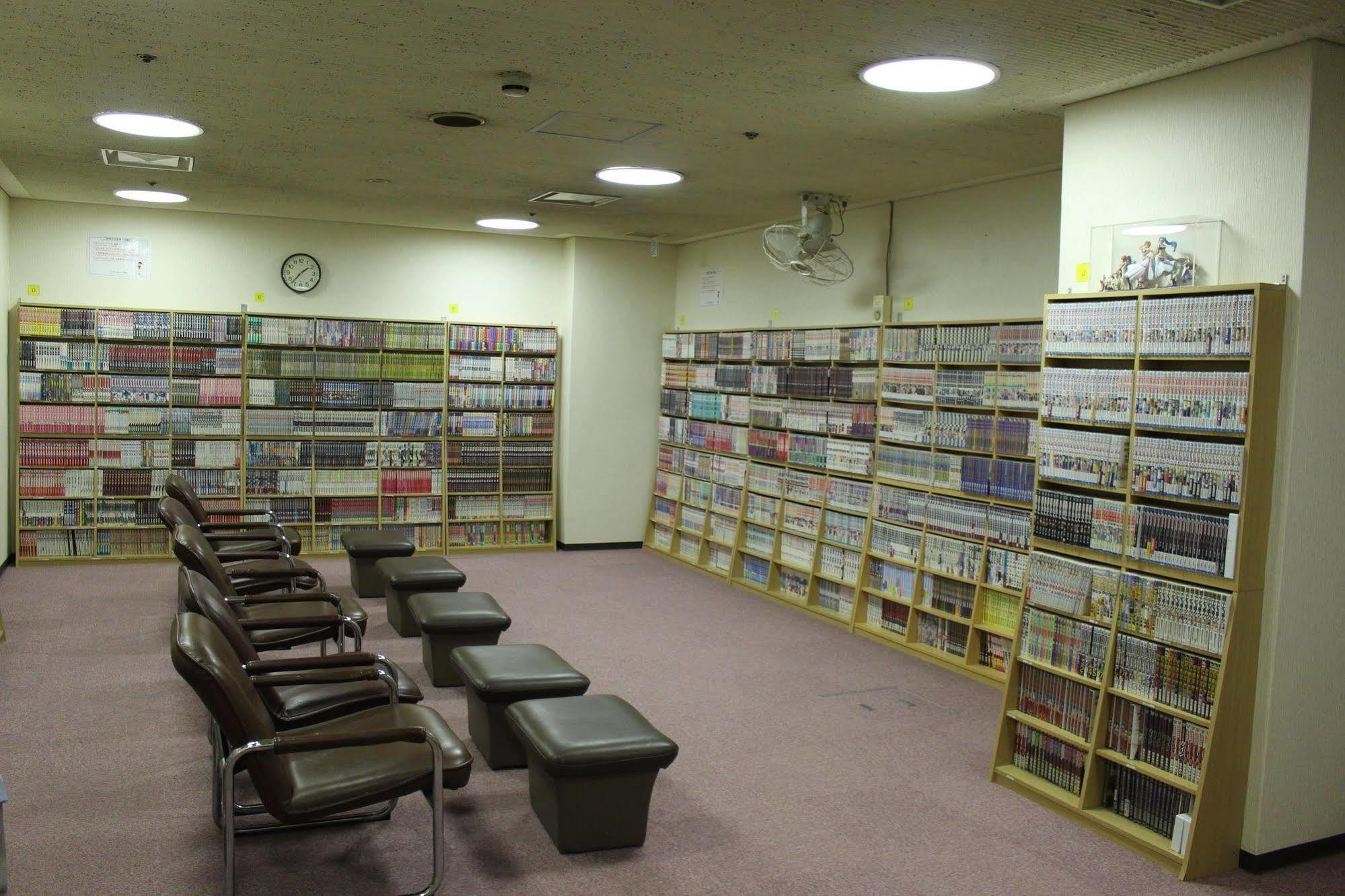 Capsule Hotel Asahi Plaza Shinsaibashi Осака Екстериор снимка